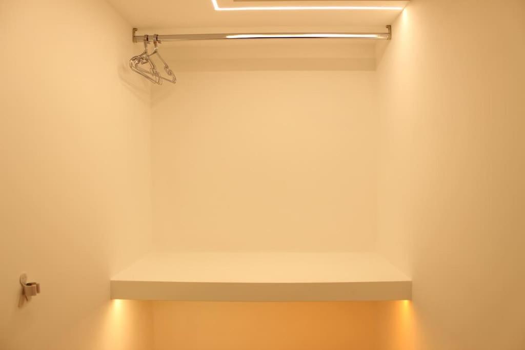 Hippocampus Apartment *