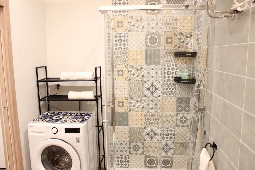 Hippocampus Apartment *